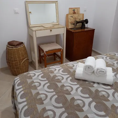 Granny's ,mini For 4 Villa Mesariá
